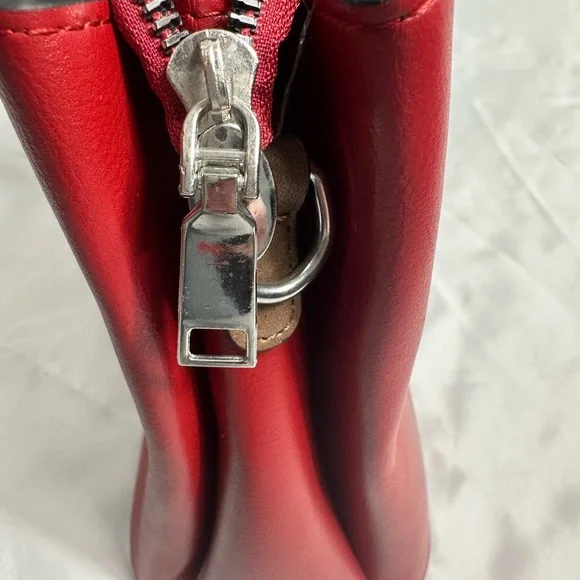 Jeep Red Tote with Tan Handles - Picture 5 of 11